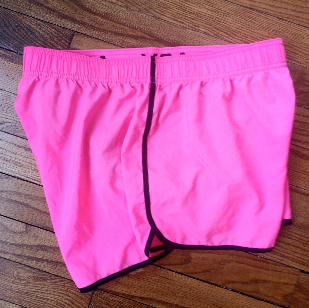 💟 Victoria Secret shorts💟 - Picture 2 of 4